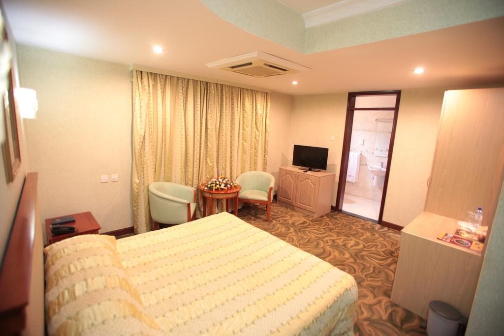 City Royal Resort Hotel Kyambogo (Kampala) Exterior foto