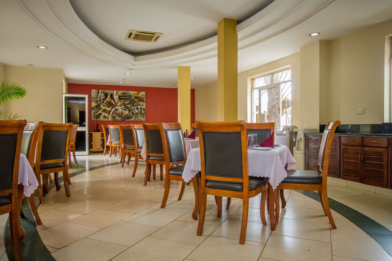 City Royal Resort Hotel Kyambogo (Kampala) Exterior foto