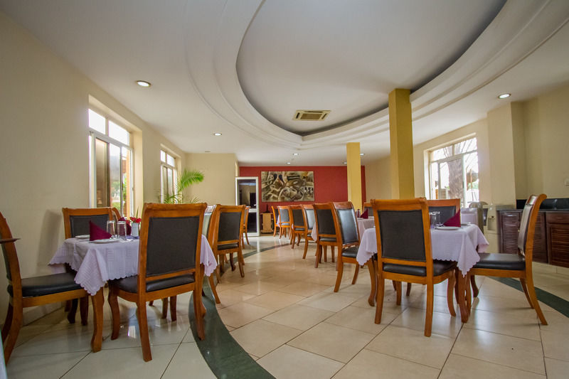 City Royal Resort Hotel Kyambogo (Kampala) Exterior foto
