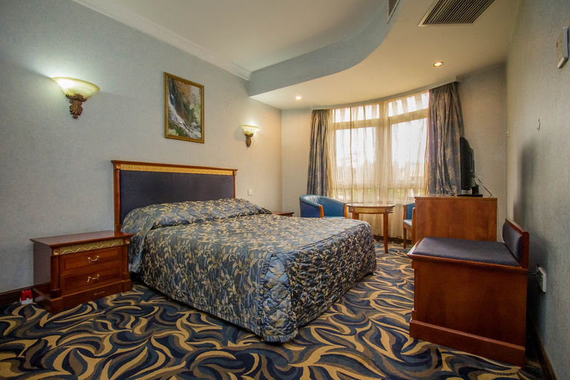 City Royal Resort Hotel Kyambogo (Kampala) Exterior foto