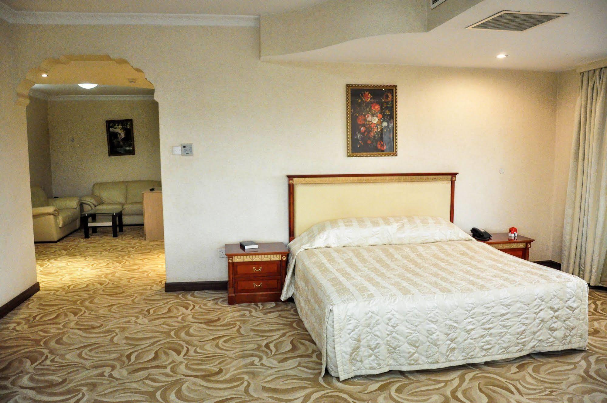 City Royal Resort Hotel Kyambogo (Kampala) Exterior foto