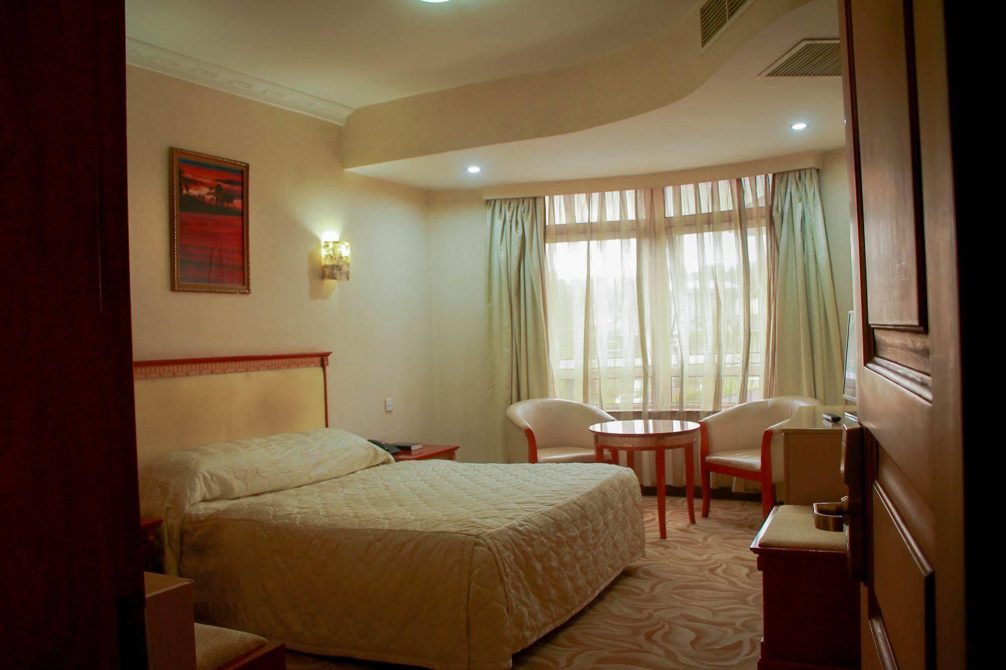 City Royal Resort Hotel Kyambogo (Kampala) Exterior foto