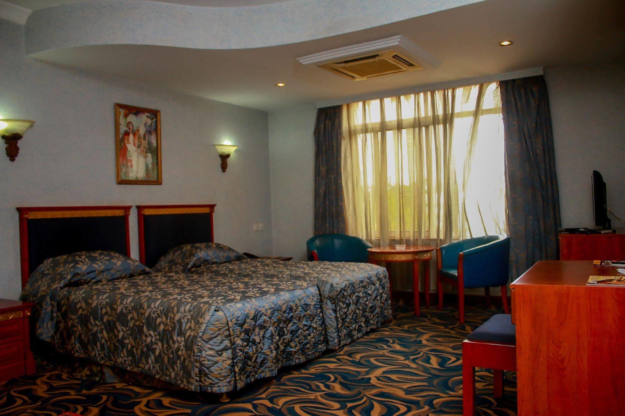 City Royal Resort Hotel Kyambogo (Kampala) Exterior foto