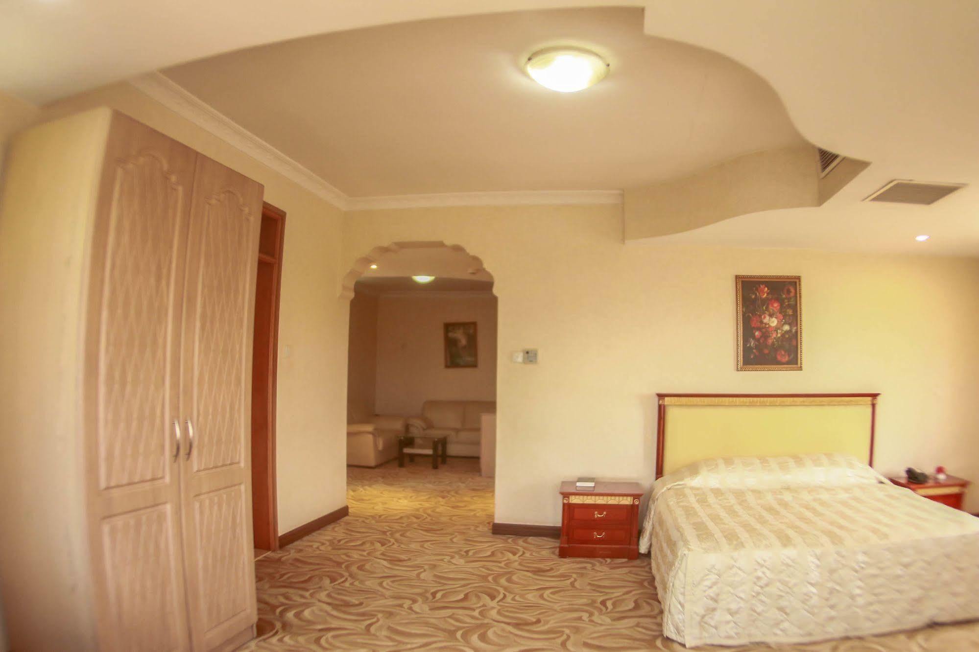 City Royal Resort Hotel Kyambogo (Kampala) Exterior foto