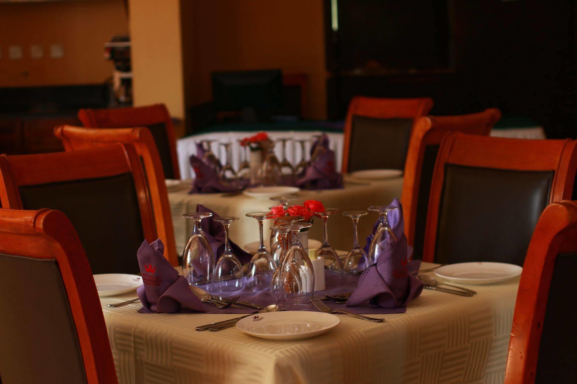 City Royal Resort Hotel Kyambogo (Kampala) Exterior foto
