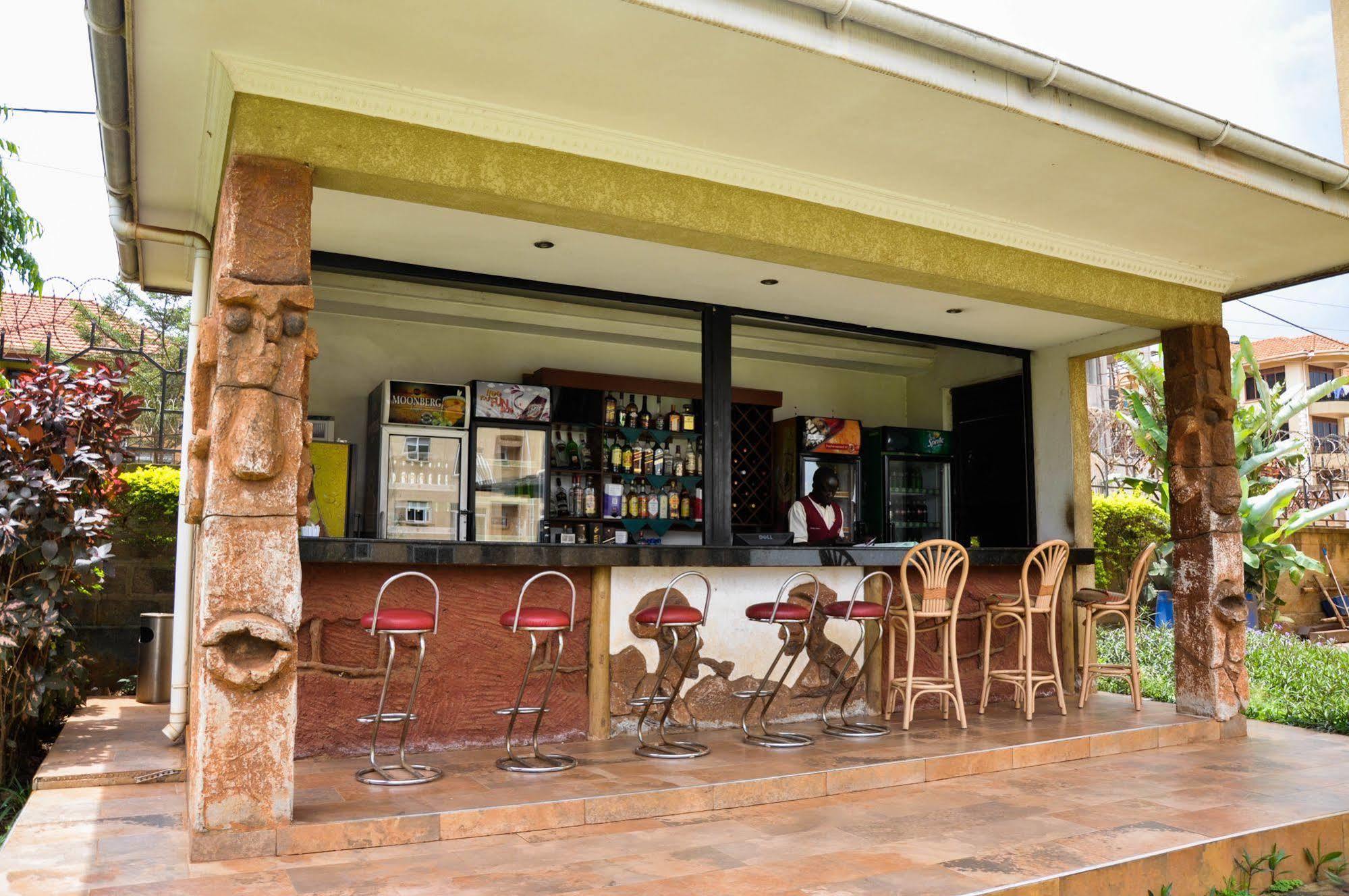 City Royal Resort Hotel Kyambogo (Kampala) Exterior foto