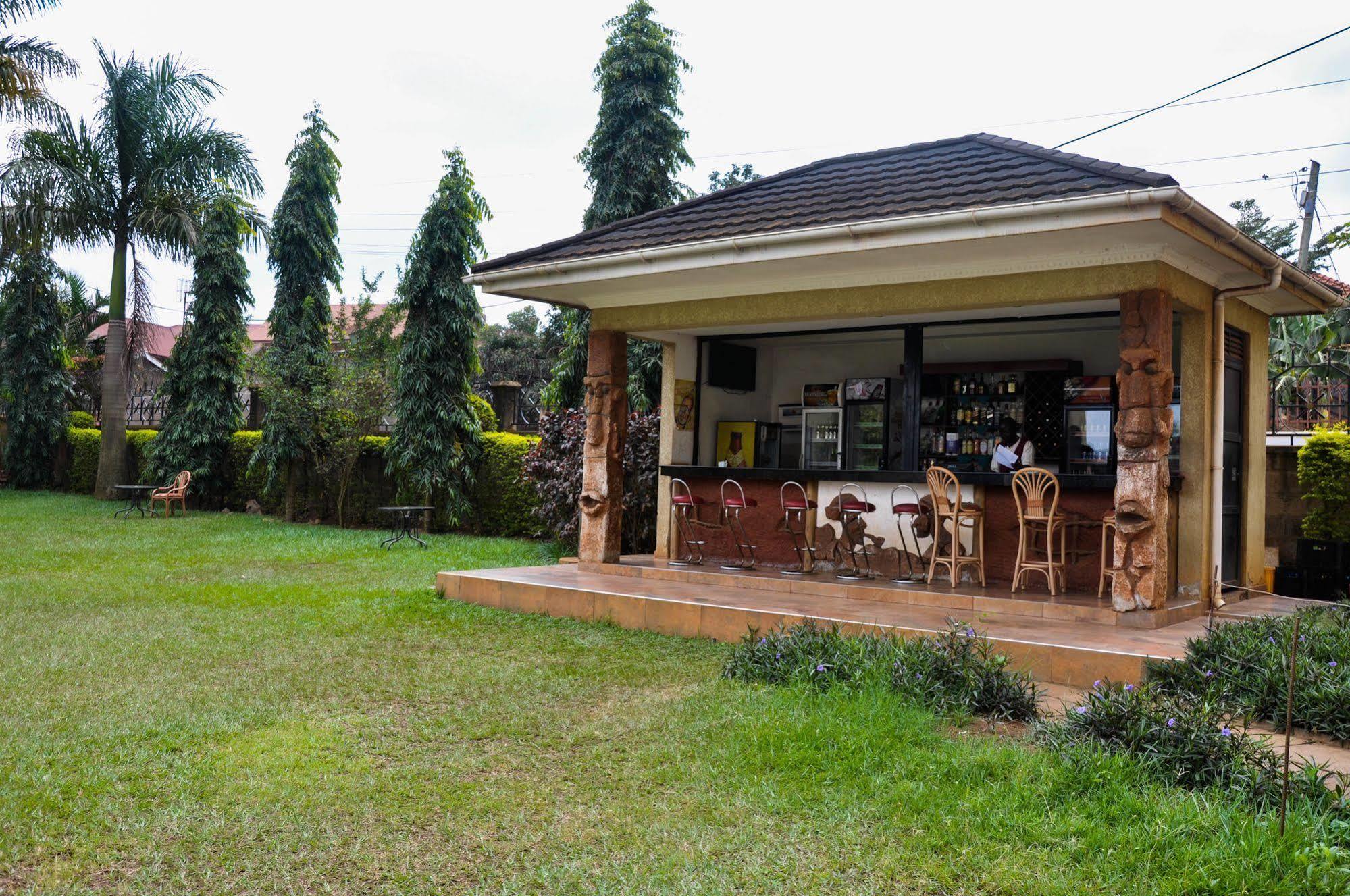 City Royal Resort Hotel Kyambogo (Kampala) Exterior foto